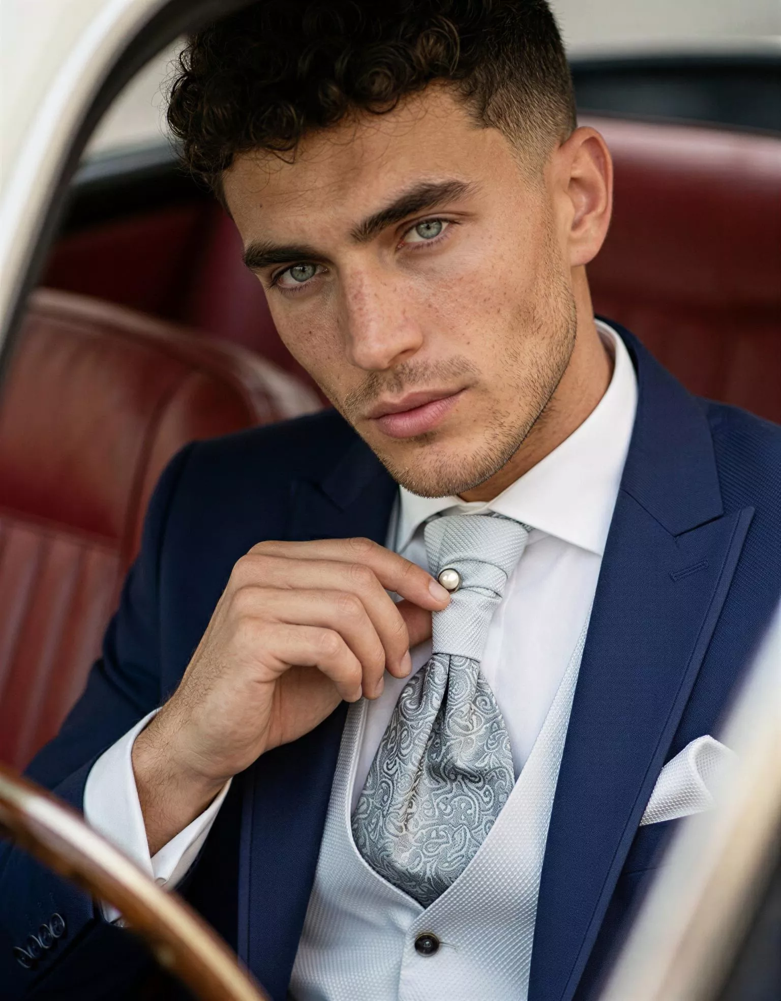 traje-novio-haori-outletnupcial-detalle-atelierdebodas