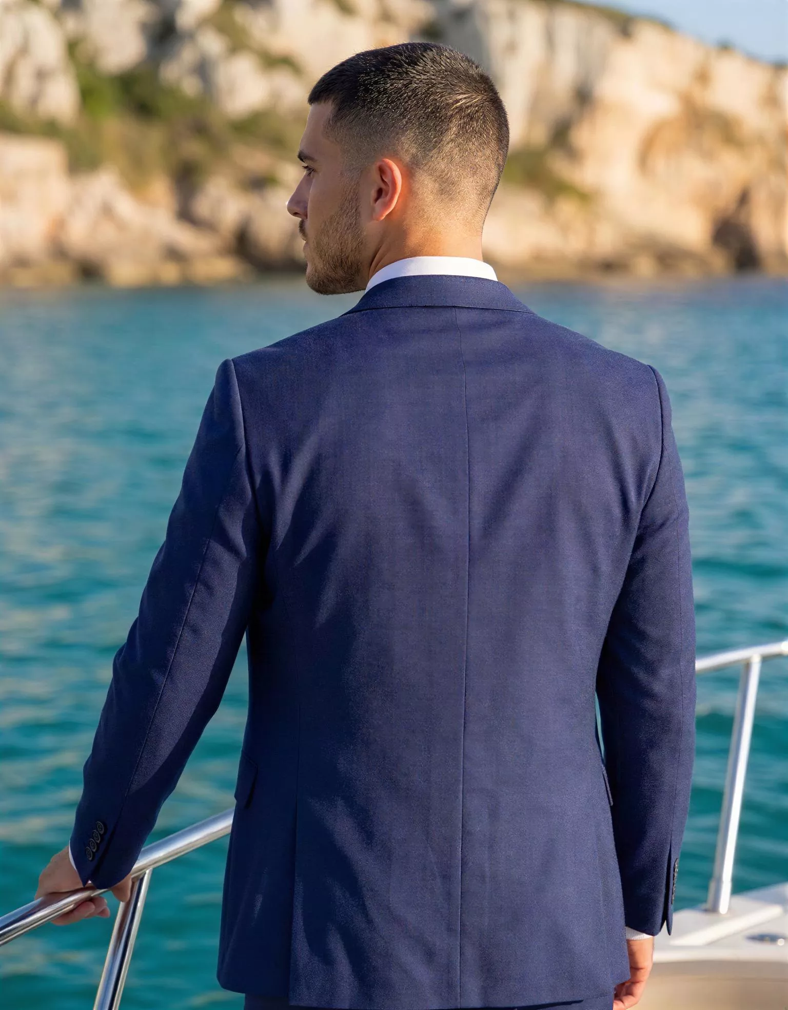 traje-novio-urui-outletnupcial-atelierdebodas