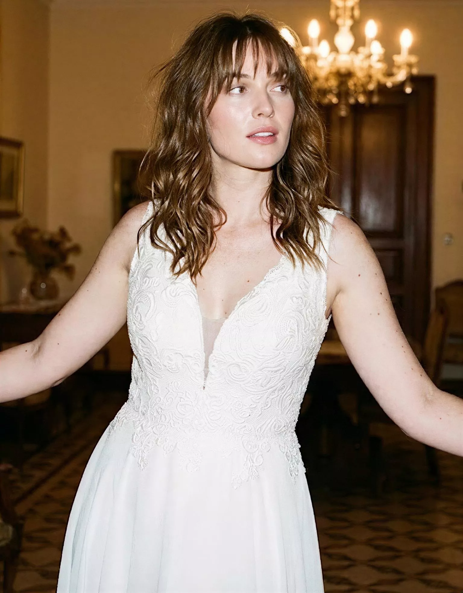 vestido-novia-luzina-outletnupcial-encaje-escoteenv-espaldaenv-editorial-atelierdebodas