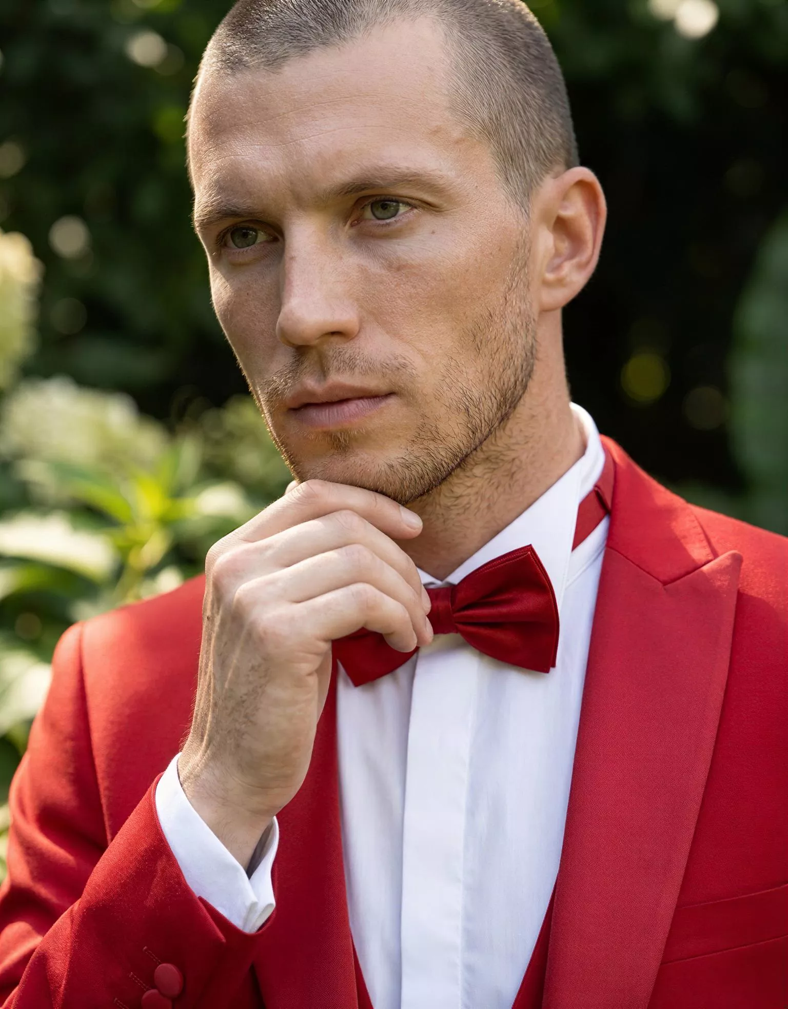 traje-novio-gerard-outletnupcial-detalle-atelierdebodas