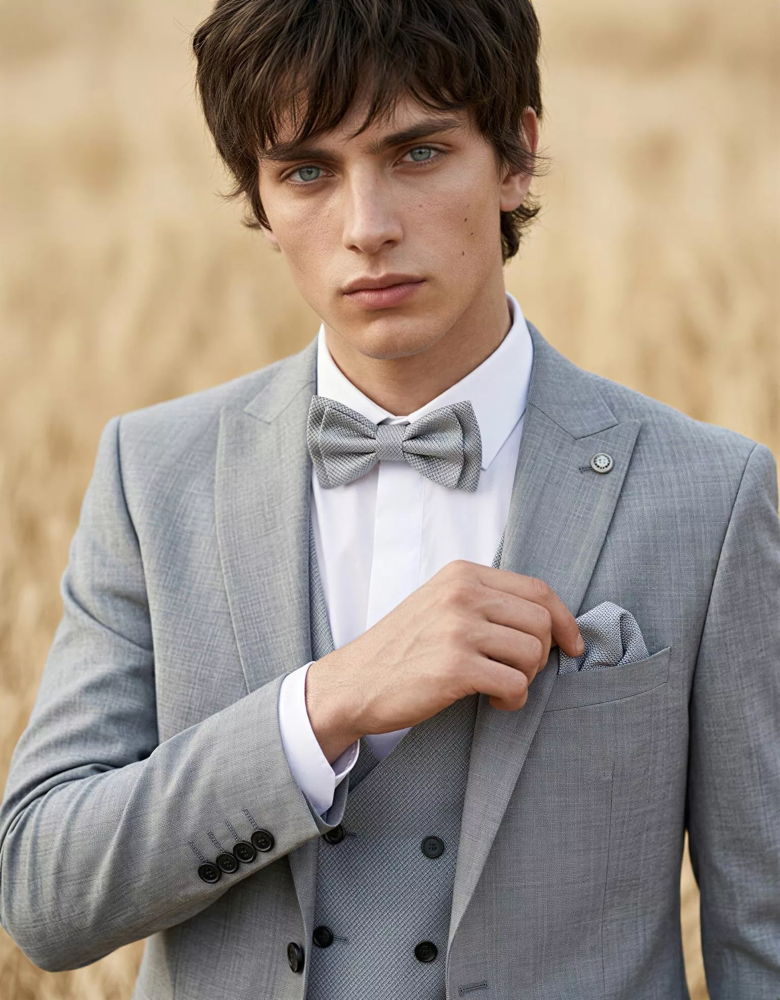 traje-novio-jesús-outletnupcial-detalle-atelierdebodas