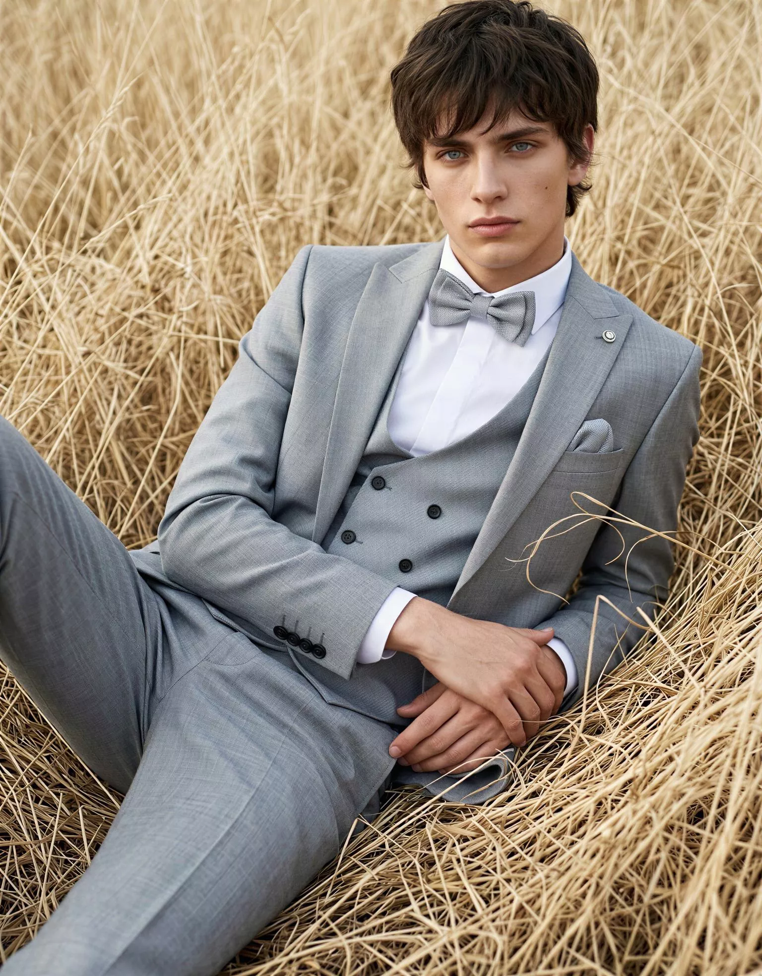 traje-novio-jesús-outletnupcial-frente-atelierdebodas