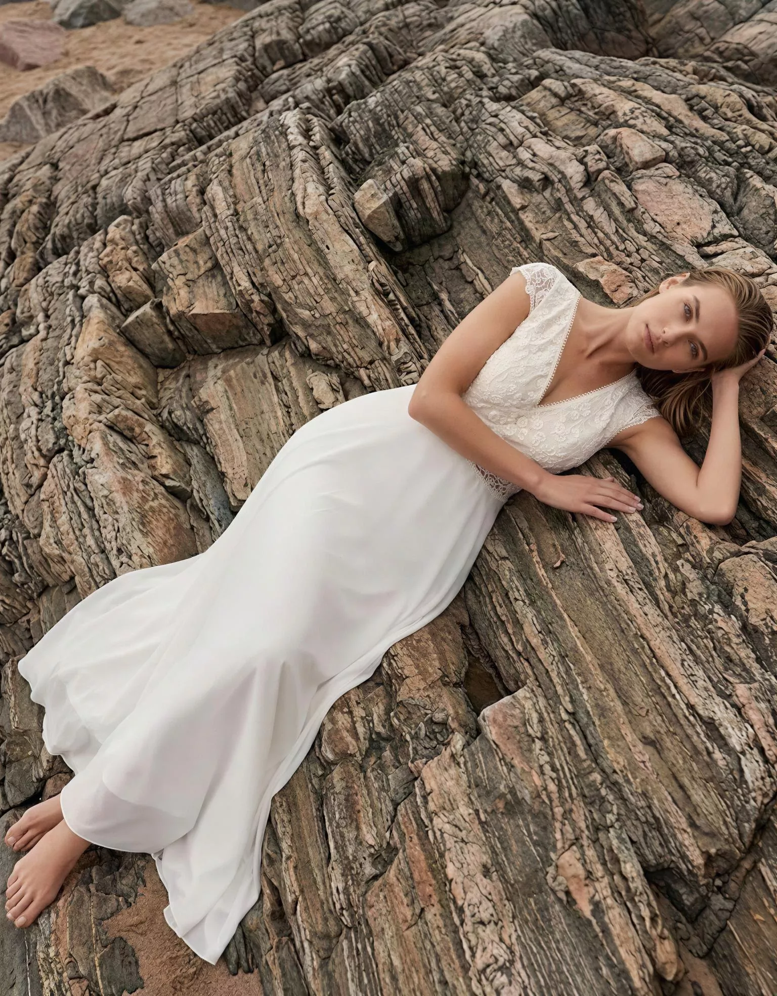 vestido-novia-havana-outletnupcial-encaje-escoteenv-editorial-espaldaabierta