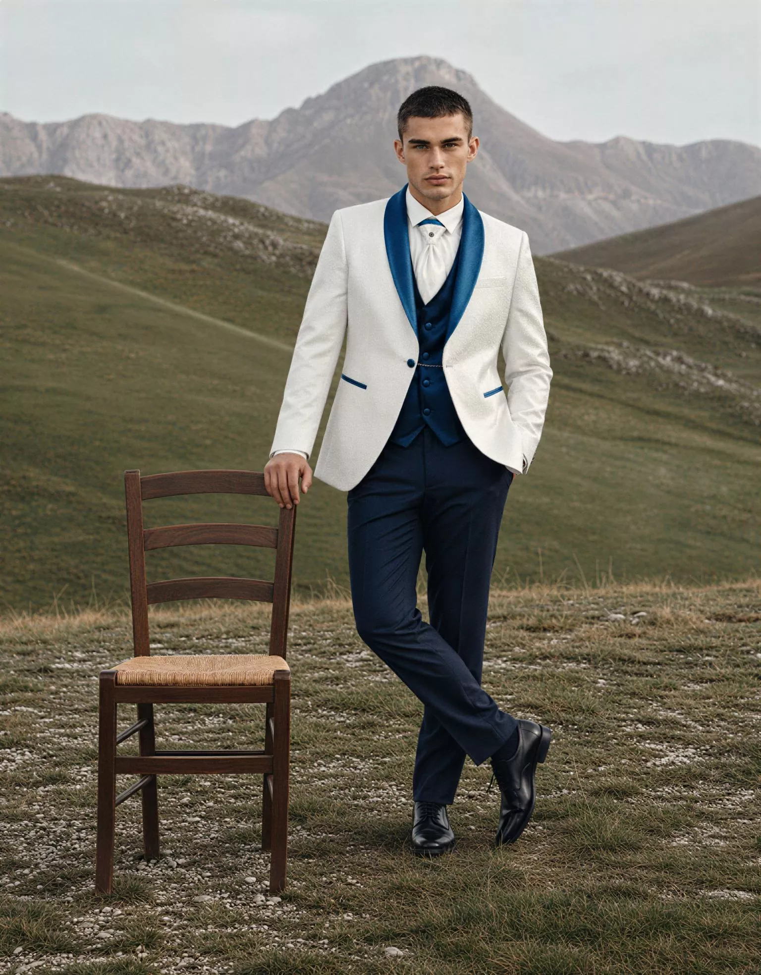 traje-novio-alberto-outletnupcial-frente-atelierdebodas