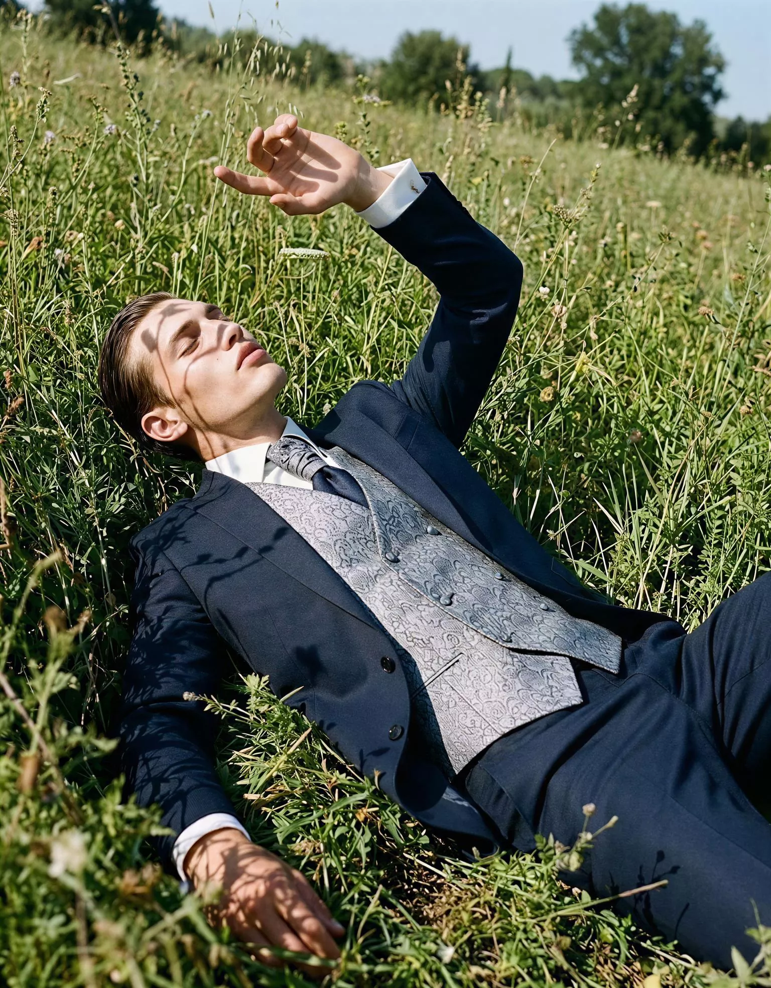 traje-novio-haruto-outletnupcial-editorial-atelierdebodas