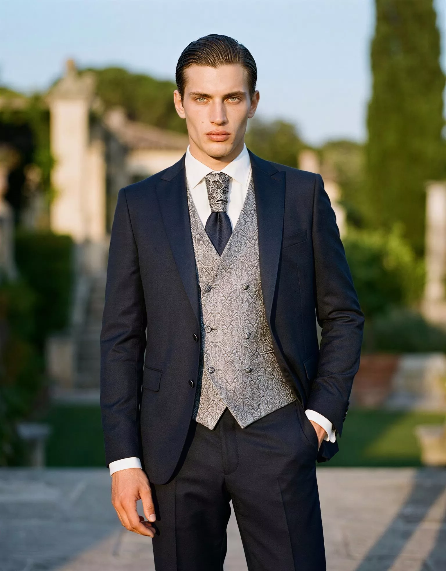 traje-novio-haruto-outletnupcial-frente-atelierdebodas