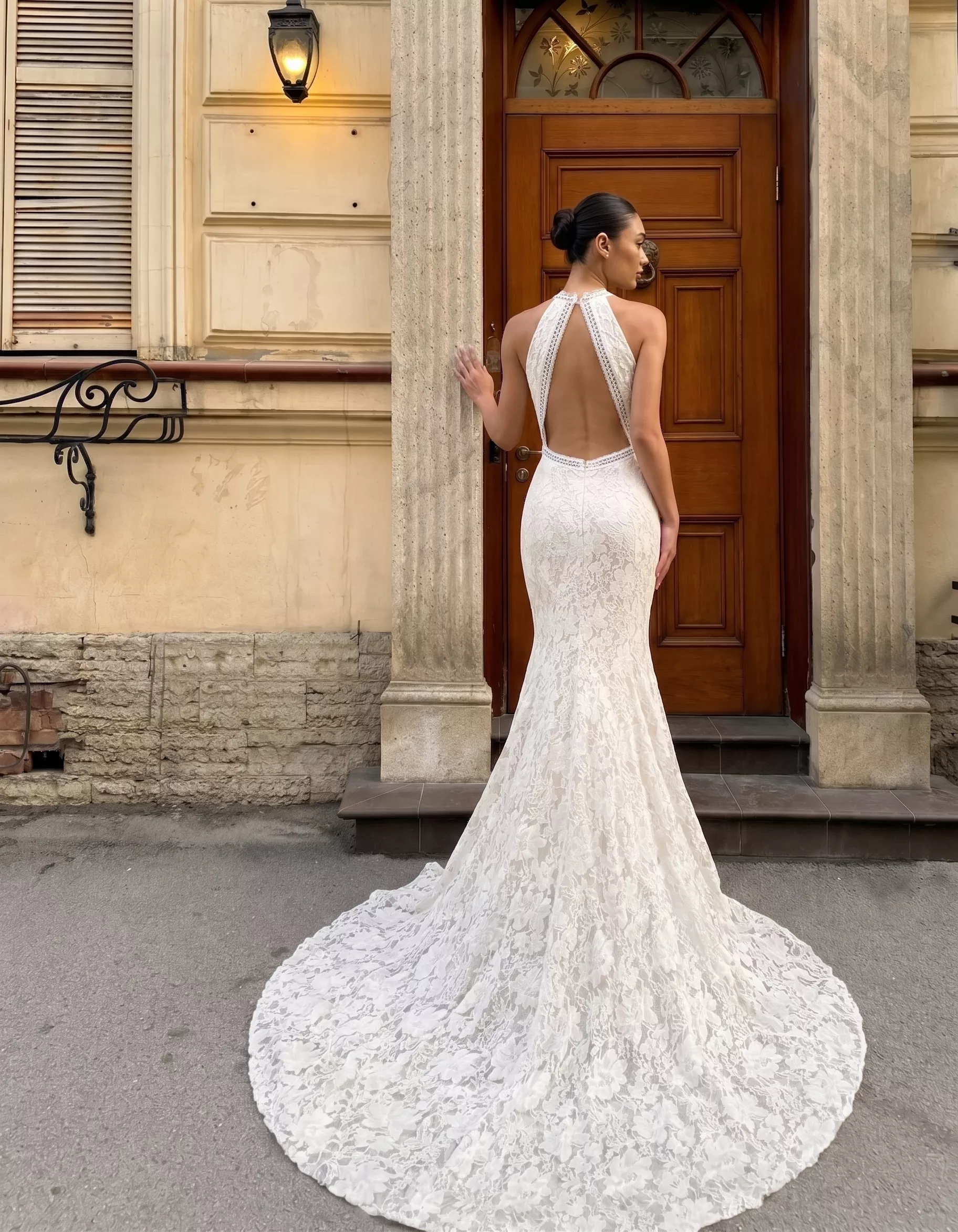 vestido-novia-alma-outletnupcial-encaje-escoteilusión-espaldaabierta-atelierdebodas