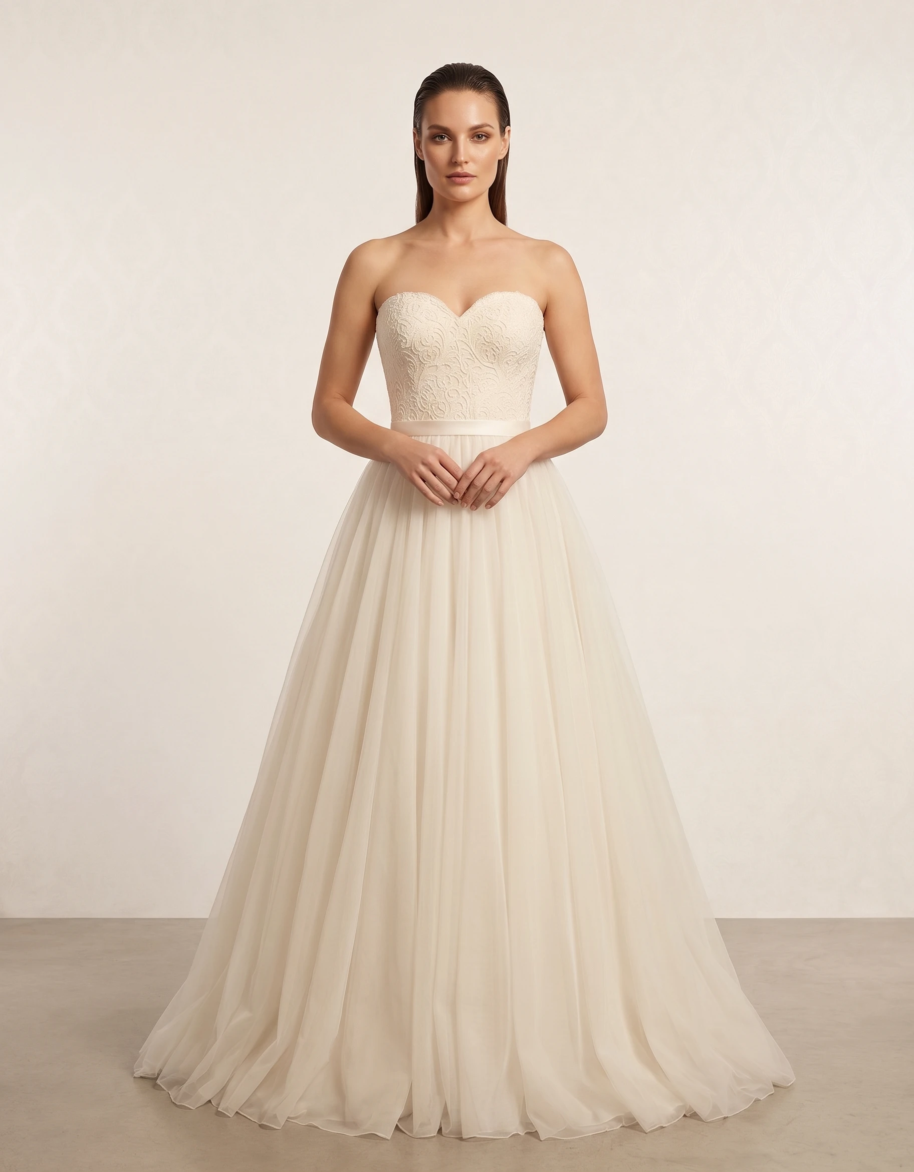 vestido-novia-damasco-encaje-escotecorazon-espaldacorazon-frente-outletnupcial