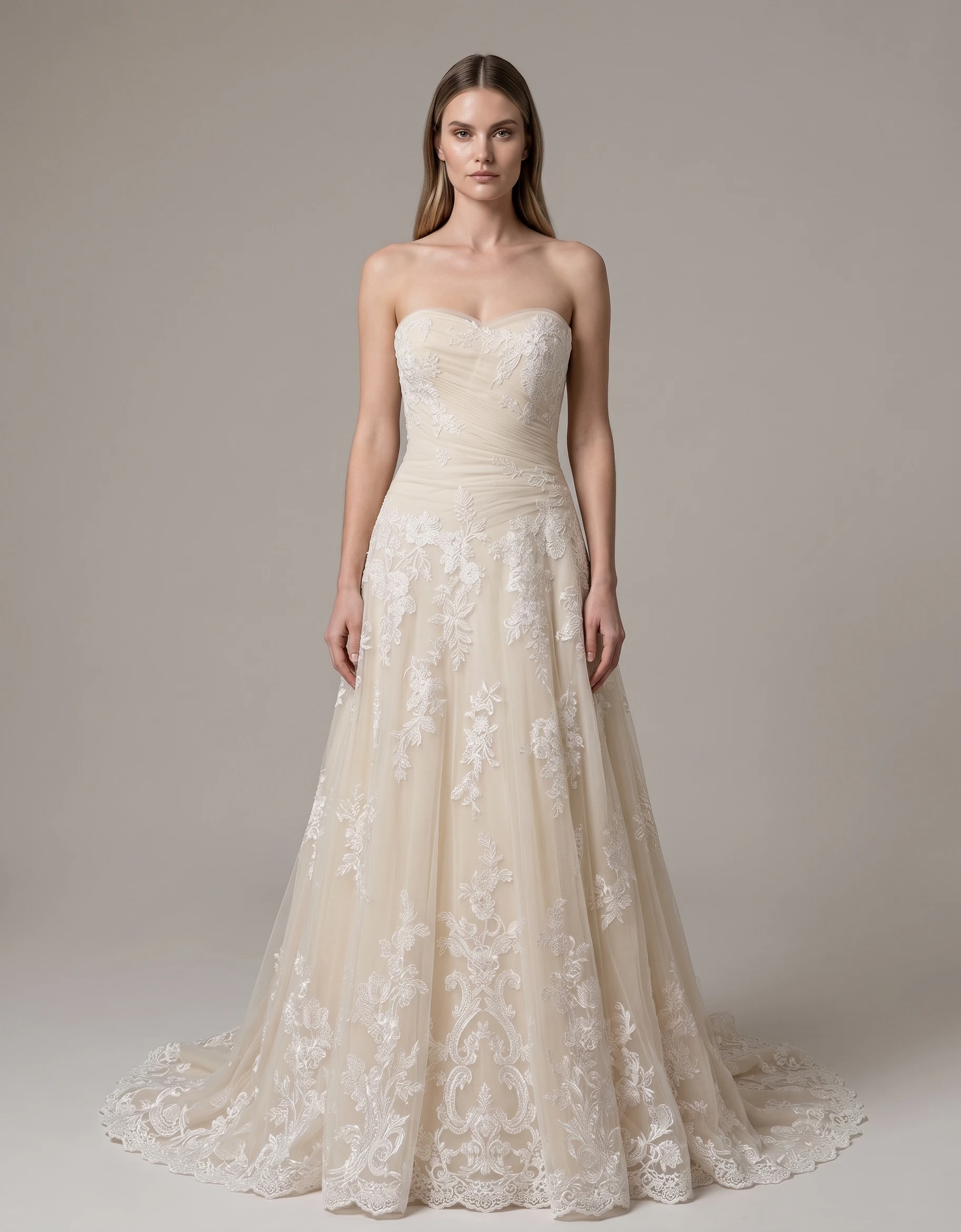 vestido-novia-moraima-encaje-escotecorazon-espaldacorazon-frente-outletnupcial