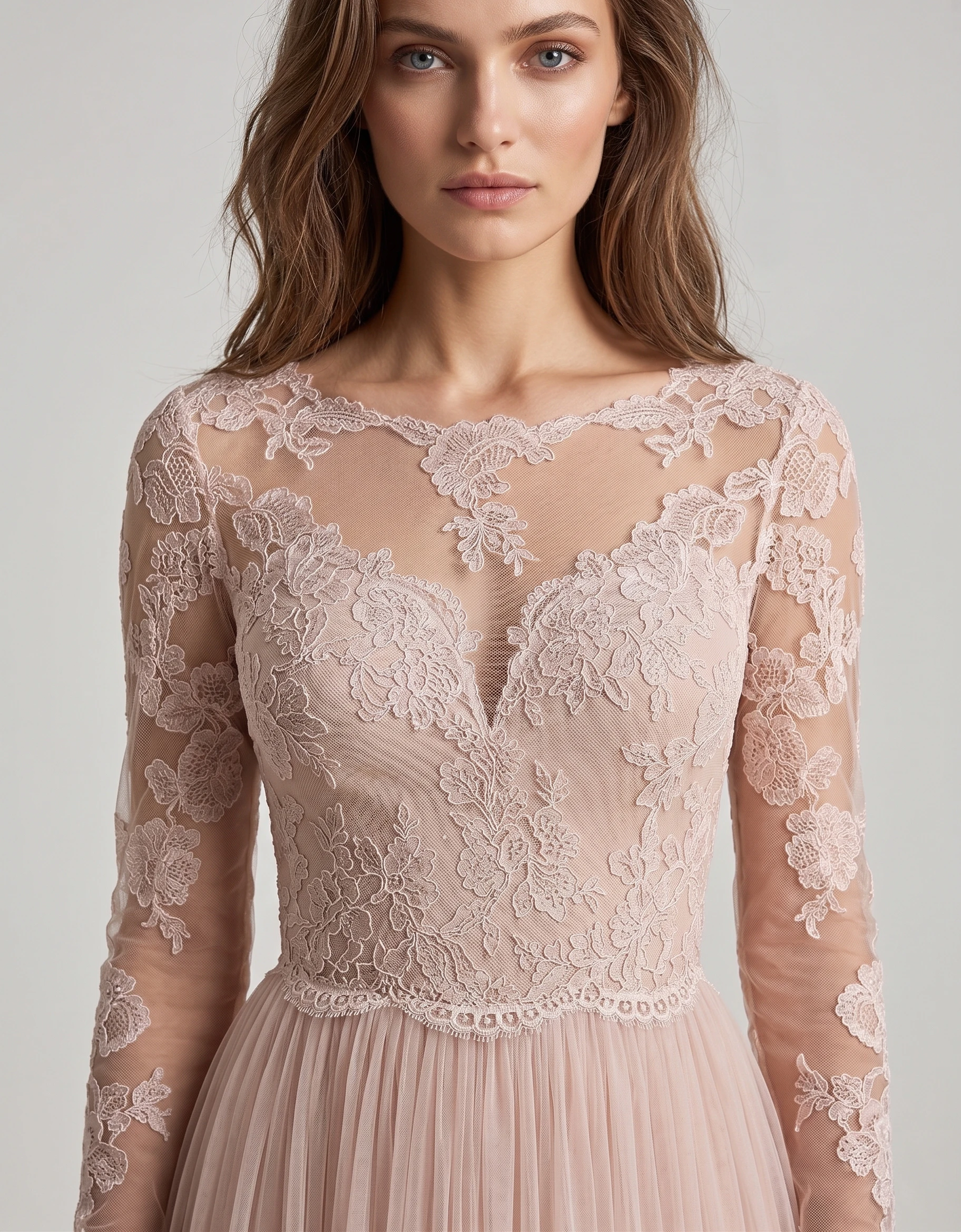 vestido-novia-oriol-encaje-escoteilusion-espaldailusion-detalle-outletnupcial